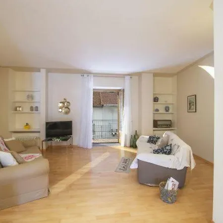 Sleeps 6 Wifi Bomerano