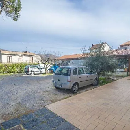 Vakantiehuis Sleeps 6 Wifi Bomerano