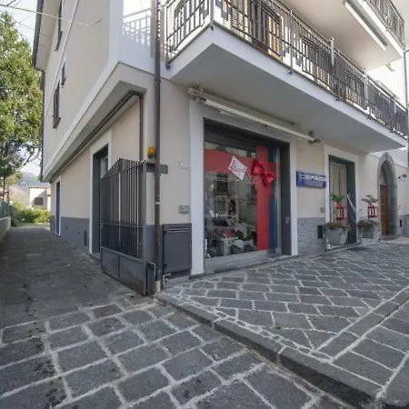 Sleeps 6 Wifi * Bomerano