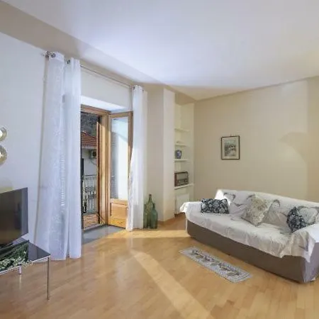 Sleeps 6 Wifi Bomerano